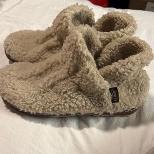 L.L. Bean Kids' Cozy Cream Slippers